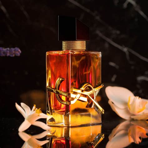 le parfum yves saint laurent.